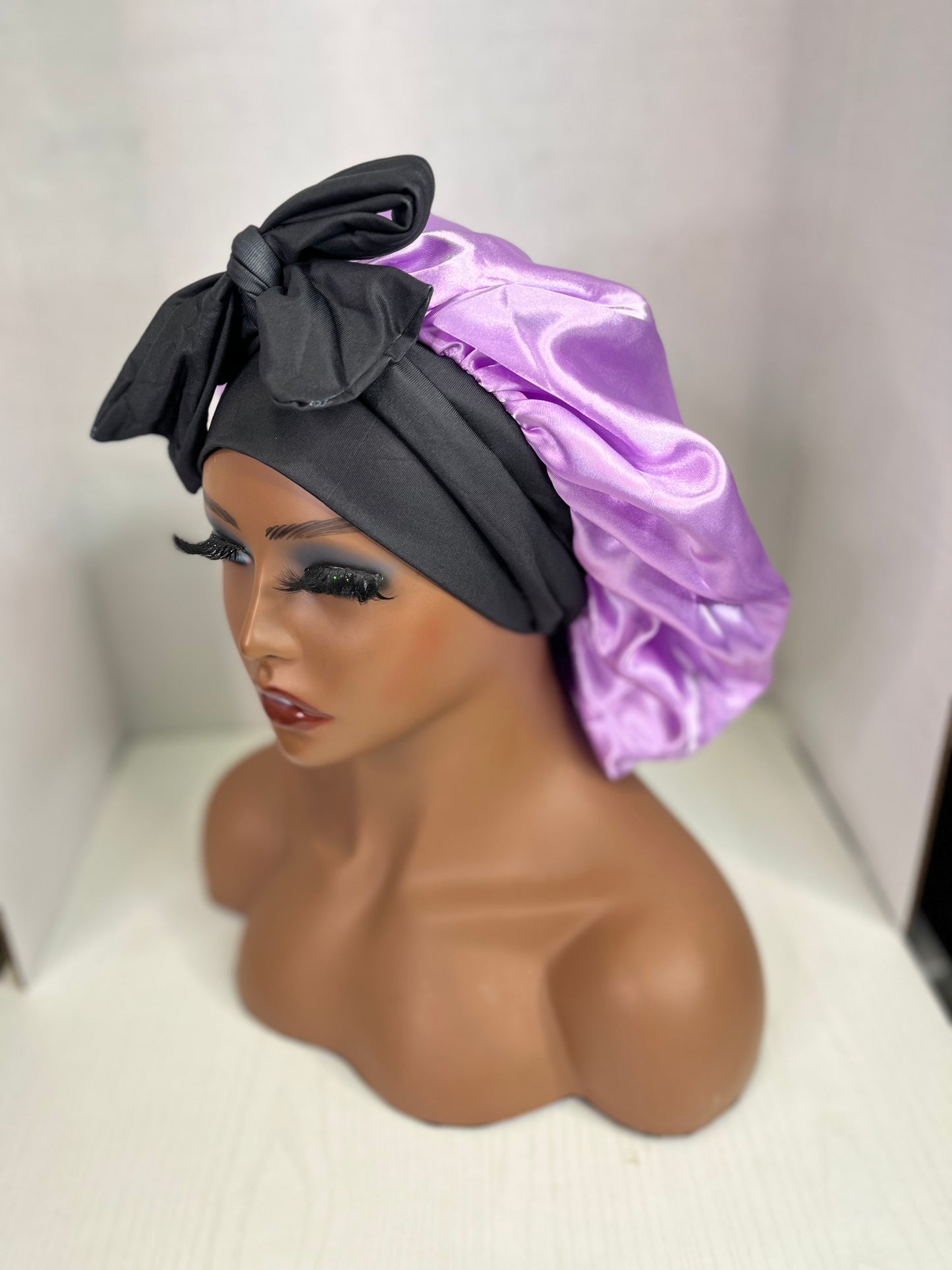 Short silk bonnet